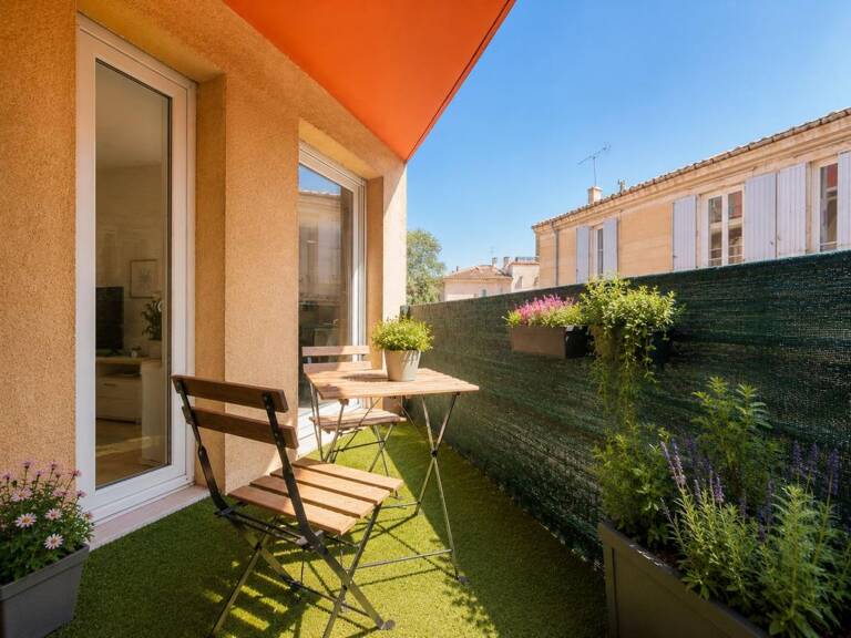 Appartement À Vendre: Nîmes quartier recherche , à deux pas de l’hypercentre : P1bis meublé et en TBE — photo 1
