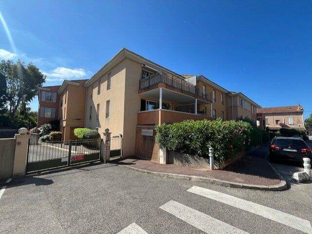 Appartement À Vendre — photo du bien
