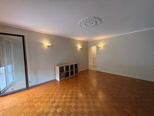 Appartement À Louer — photo du bien