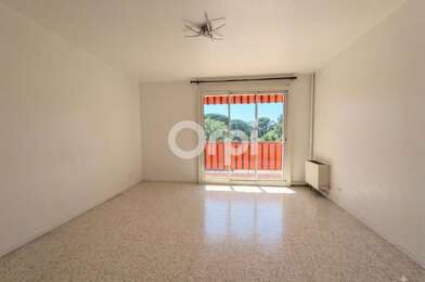 Appartement 3 pièces 930 €