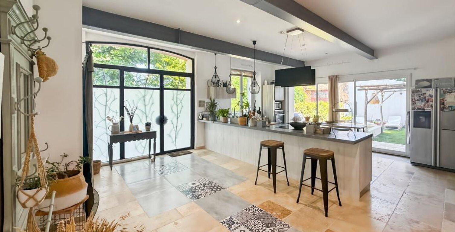 Chai rénové en loft de 152m², jardin, piscine, DPE A — photo 1