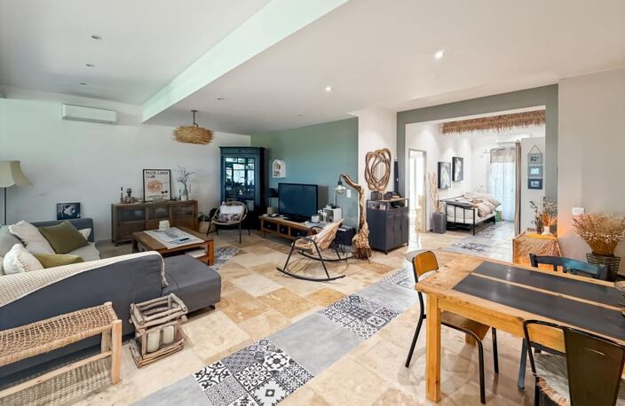 Chai rénové en loft de 152m², jardin, piscine, DPE A — photo 5