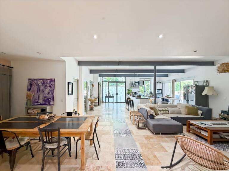 Chai rénové en loft de 152m², jardin, piscine, DPE A — photo 1