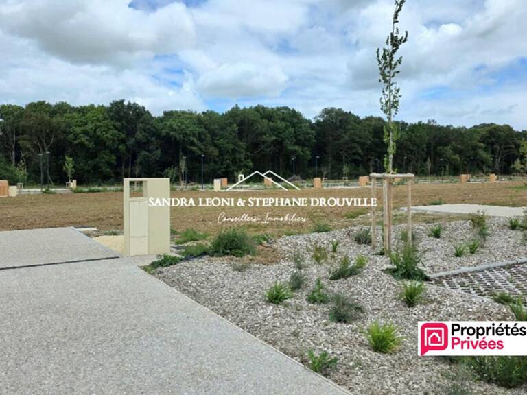 CHAMPHOL TERRAIN VIABILISE A BATIR DE 530 m² — photo 1