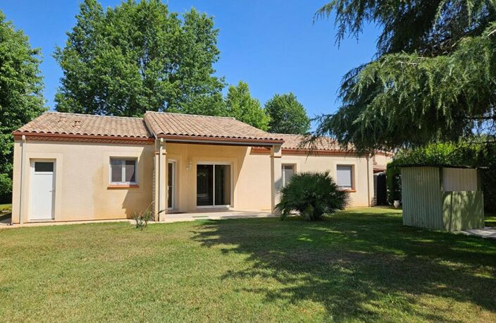 ENSEMBLE IMMOBILIER  DE PLAIN PIED 240 m² -  8 CHAMBRES - TERRAIN 5000 m² - PISCINE - GARAGES — photo 5