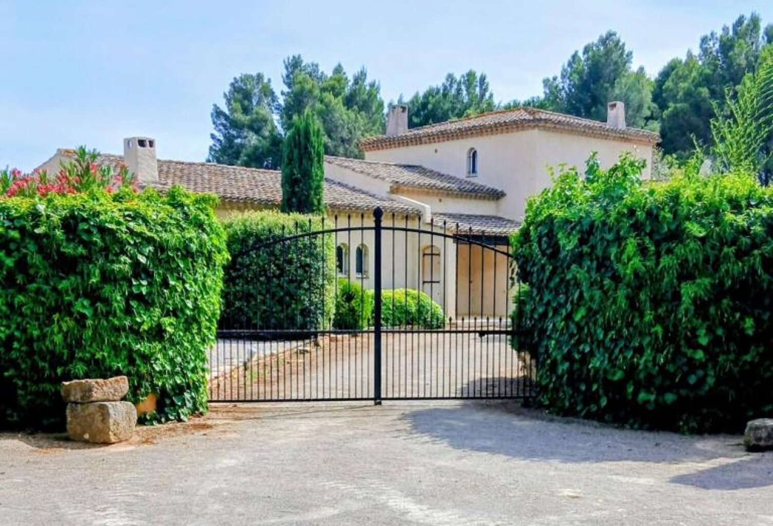 Maison d'exception 196 m² à Béziers, écrin méditerranéen, quatre chambres, grand séjour salon  salle à manger de 67 m2 — photo 1