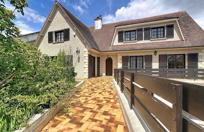 Une maison de famille pleine d'âme et de caractère à Gommonvilliers — photo 2
