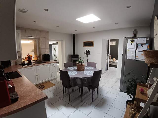 Maison d''habitation + studio + garage indépendant - 273000  TTC - CHALLANS — photo du bien