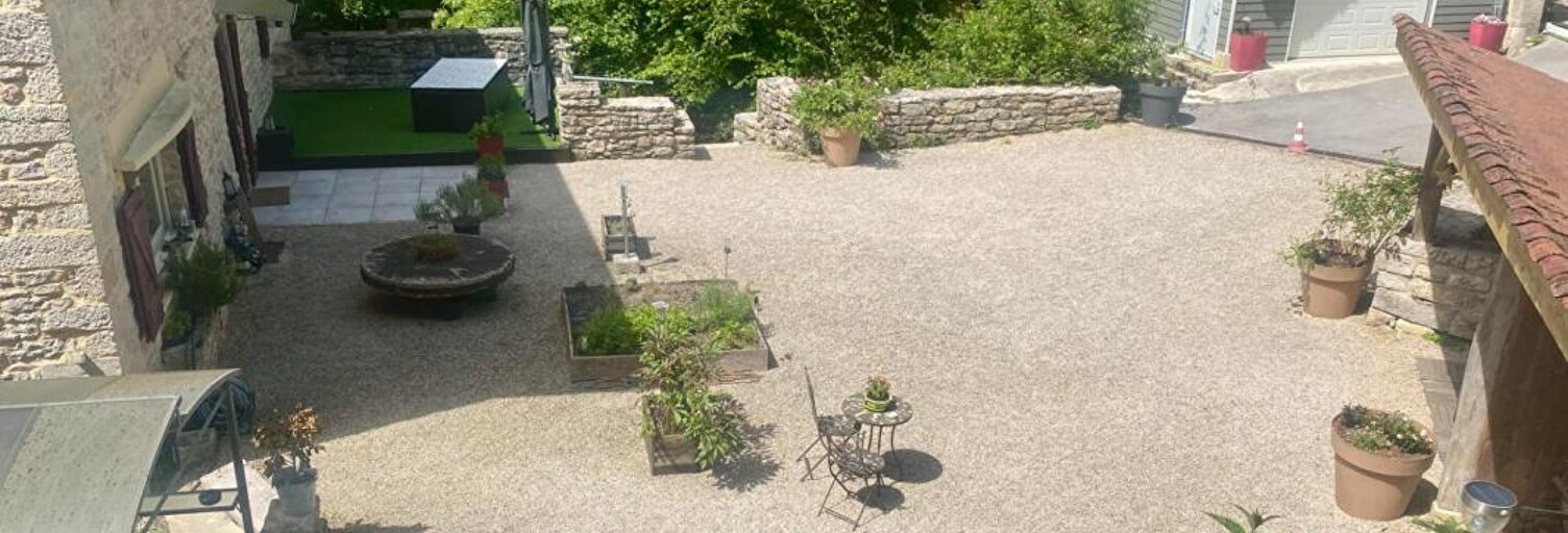 Maison 12 Pièces 540 m² à vendre à Montagna-le-Reconduit (39160)