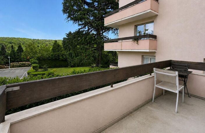 T2 AVEC TERRASSE, PARKING ET VUE FORÊT  AUCUN VIS-À-VIS — photo 5