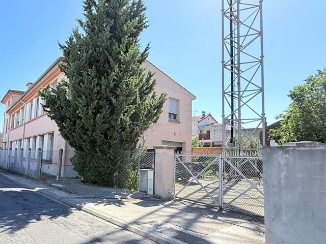 Immeuble 840m² style industriel ! Nombreuses possibilités ! — photo du bien