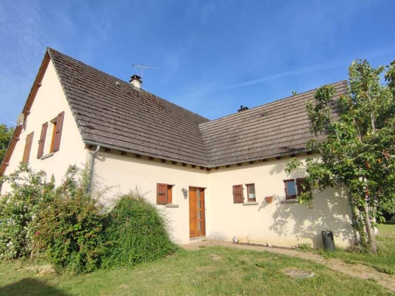 Belle maison familiale avec terrain attenant dans Nord Cantal — photo 1