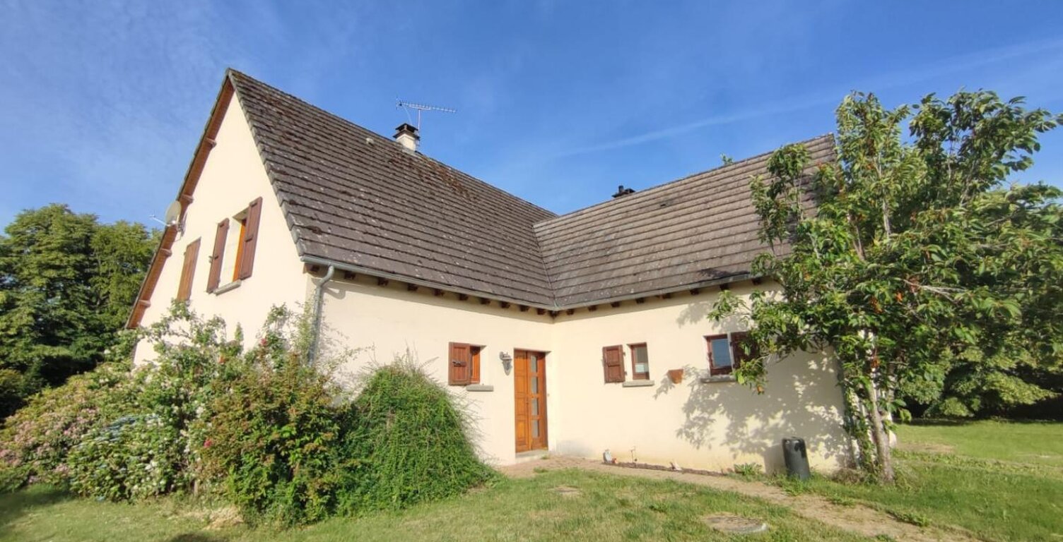 Belle maison familiale avec terrain attenant dans Nord Cantal — photo 1