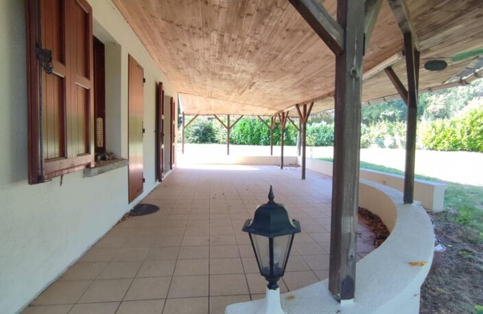 Belle maison familiale avec terrain attenant dans Nord Cantal — photo 4