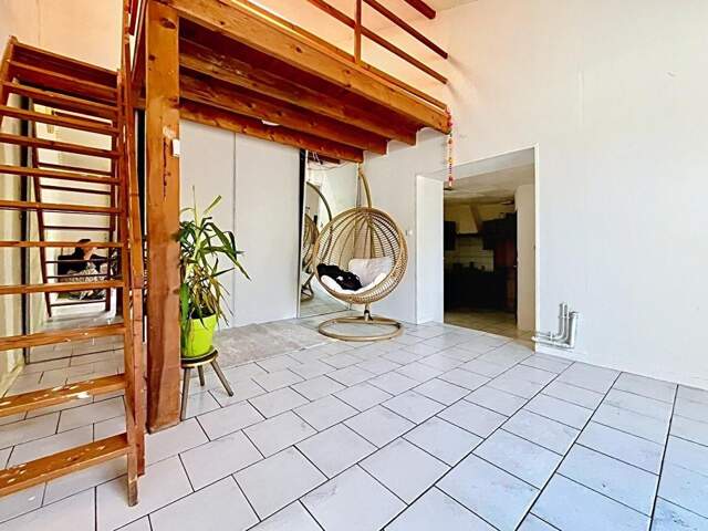 Appartement esprit "maisonnette"  avec exterieur et garage — photo du bien