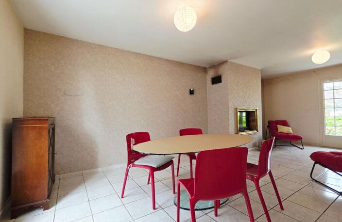 BOURGES MAISON 122M² 6 PIECES 4 CHAMBRES GARAGE SOUS-SOL JARDIN — photo 3