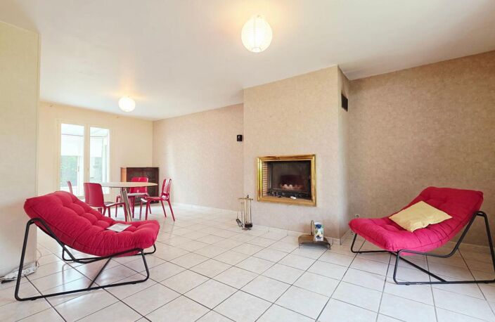 BOURGES MAISON 122M² 6 PIECES 4 CHAMBRES GARAGE SOUS-SOL JARDIN — photo 5