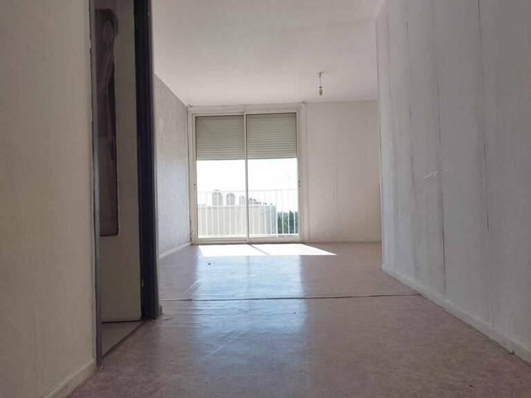 Appartement Port De Bouc 3 pièce(s) 65 m2 environ AVEC Balcon — photo 1