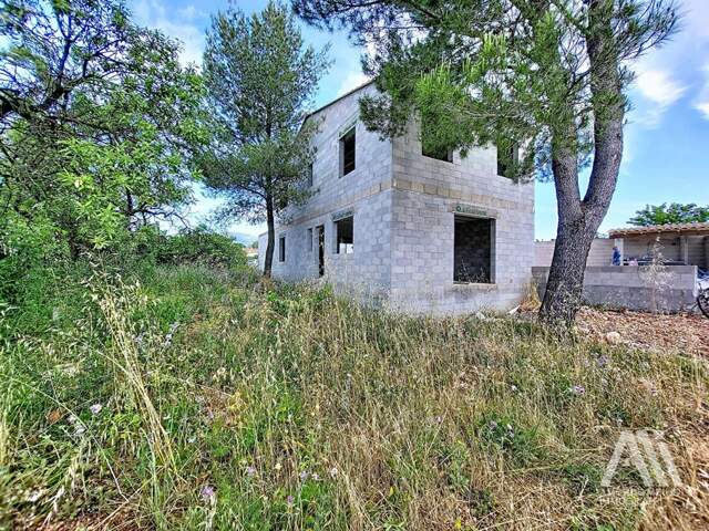 Villa neuve à terminer à Cuers — photo du bien