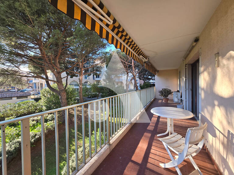 Spacieux T3 de 77 m²env.  avec Terrasse, Parking & Cave - FREJUS PLAGE — photo 1