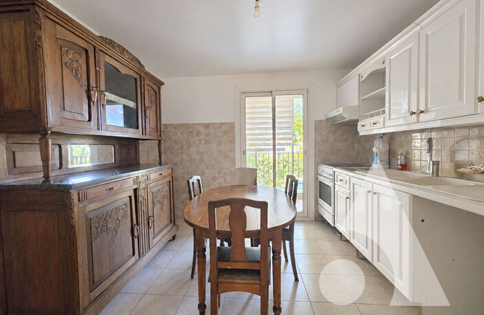 Spacieux T3 de 77 m²env.  avec Terrasse, Parking & Cave - FREJUS PLAGE — photo 5