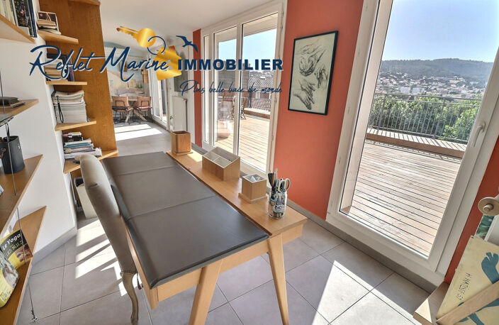 EXCLUSIVITÉ   LA CIOTAT CENTRE-VILLE   APPARTEMENT D'EXCEPTI — photo 2