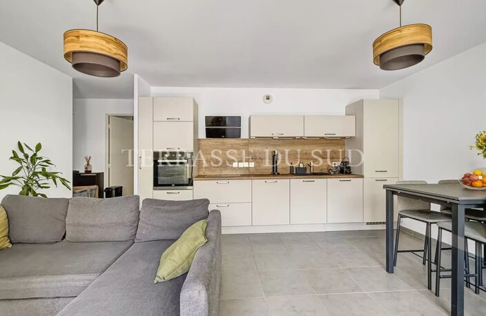 Marseille 8e – T3 en Etage Elevé avec Terrasse – Michelet / Sainte-Anne — photo 3