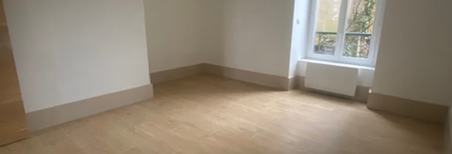 Bureau  81 m² à louer à Limoges (87000)