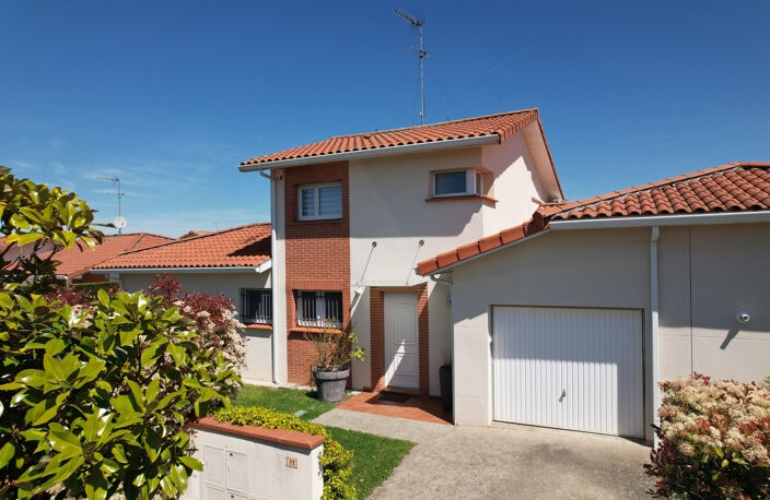 EXCEPTIONNEL  VILLA  T5 108 m2 HYPER CENTRE VILLE AVEC GARAG — photo 3