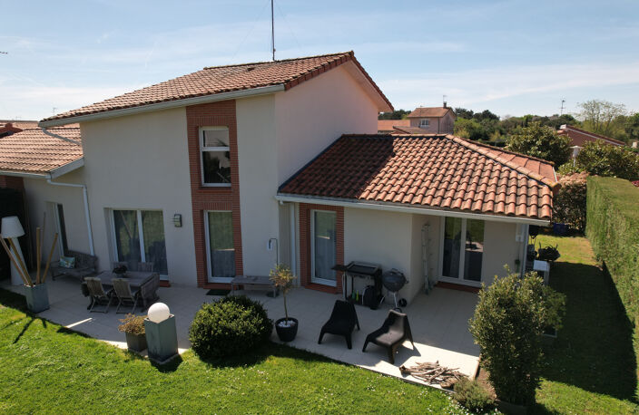 EXCEPTIONNEL  VILLA  T5 108 m2 HYPER CENTRE VILLE AVEC GARAG — photo 4
