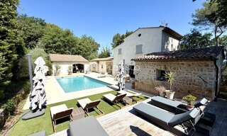 Maison 6 Pièces 200 m² à louer à Valbonne (06560)