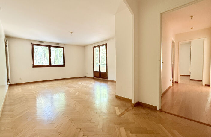Grand T3 avec balcons et garage   Villeurbanne Charpennes — photo 2