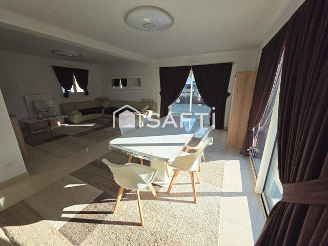 Contemporaine lumineuse, spacieuse — photo du bien