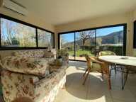Maison spacieuse et lumineuse avec grand garage et piscine dans la vallée du Lot. — photo 3