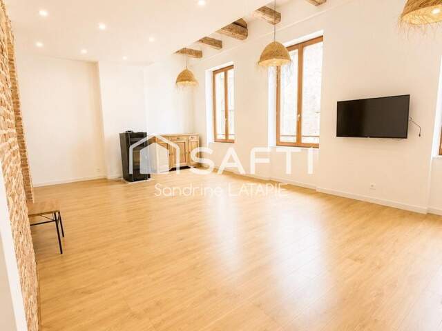 Maison de village avec 2 apts et un local commercial — photo du bien