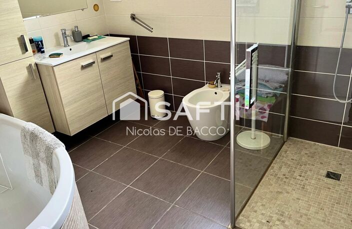Maison de famille de 160 m2, sur une parcelle de 3220 m2. — photo 5