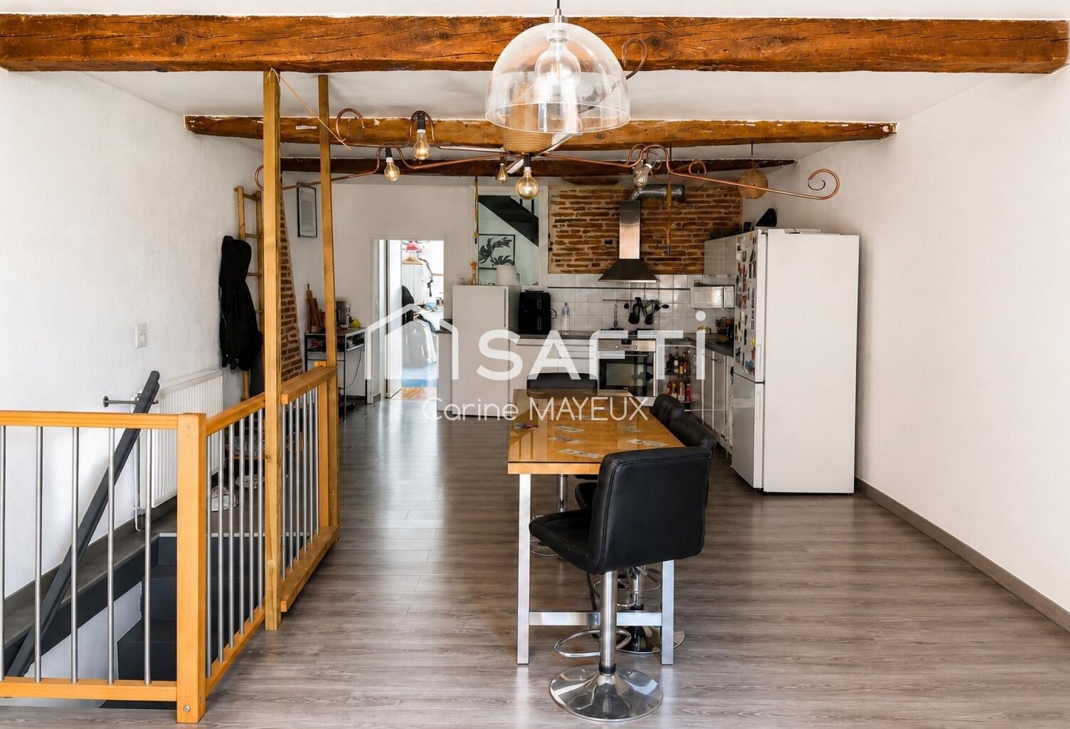 Duplex rénové 140 m² avec parking privatif — photo 1