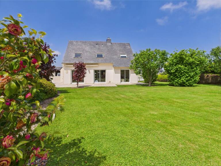Belle maison traditionnelle très spacieuse — photo 1
