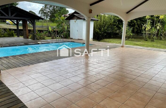 VILLA F5 AVEC PISCINE ET CARBET — photo 2