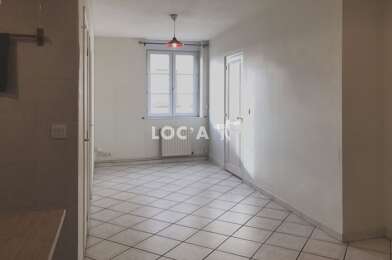 Appartement 3 pièces 830 €