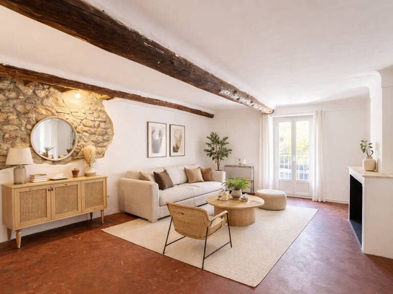 Villa de 117m2 avec grand cour et balcon à acheter 199000 EUR — photo 1