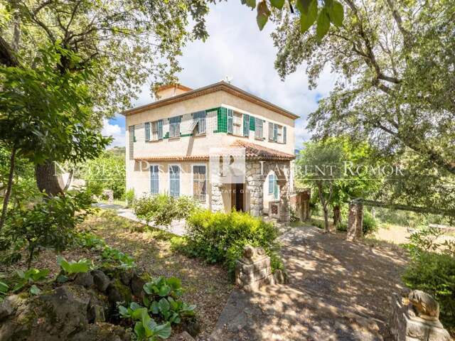 Exclusivité - Nice – Propriété à rénover avec tennis, dans un ca — photo du bien