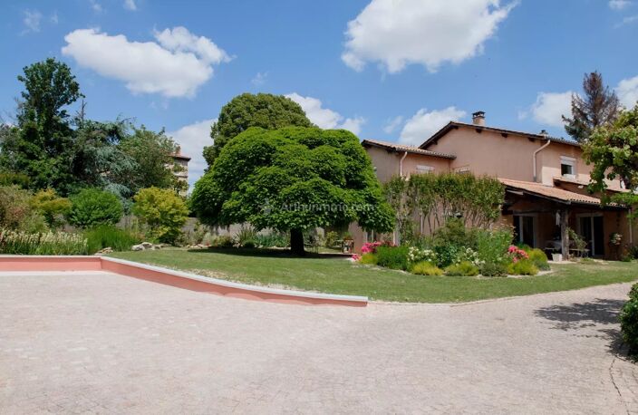 MAISON FAMIALLE A NEYRON LE HAUT -190 M² — photo 2