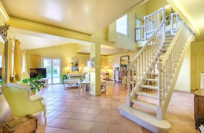 MAISON FAMIALLE A NEYRON LE HAUT -190 M² — photo 5