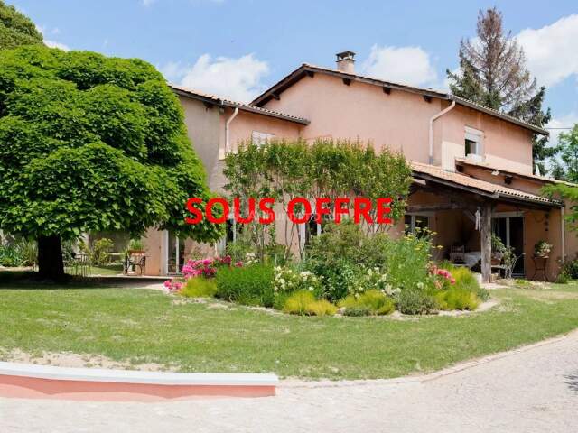 MAISON FAMIALLE A NEYRON LE HAUT -190 M² — photo du bien