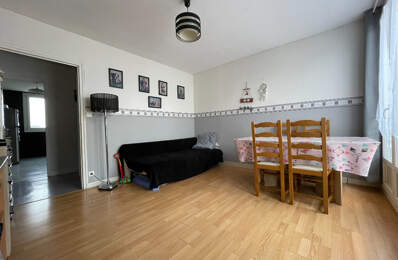 TRES BEL APPARTEMENT DE 66 M2 REFAIT A NEUF SITUE AU 4ème E — photo du bien