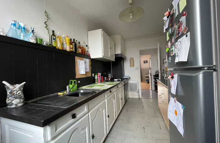 TRES BEL APPARTEMENT DE 66 M2 REFAIT A NEUF SITUE AU 4ème E — photo 4