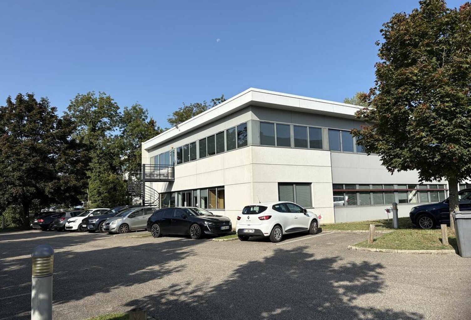 BUREAUX à LOUER — photo 1