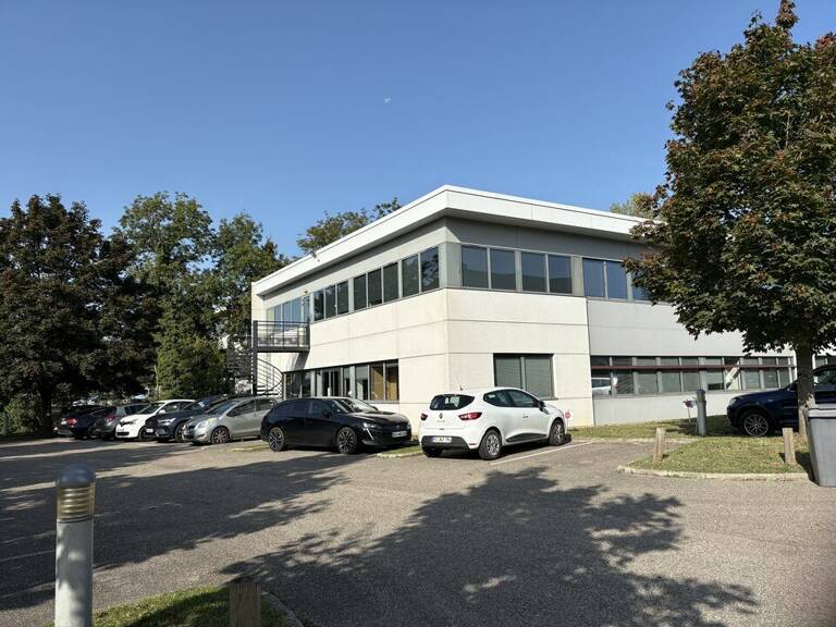 BUREAUX à LOUER — photo 1