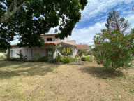 Ensemble immobilier de caractère à Vendays-Bourg — photo 2